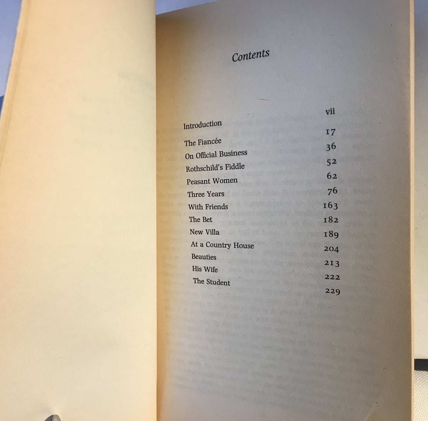 The Fiancee and Other Stories (Penguin Classics)