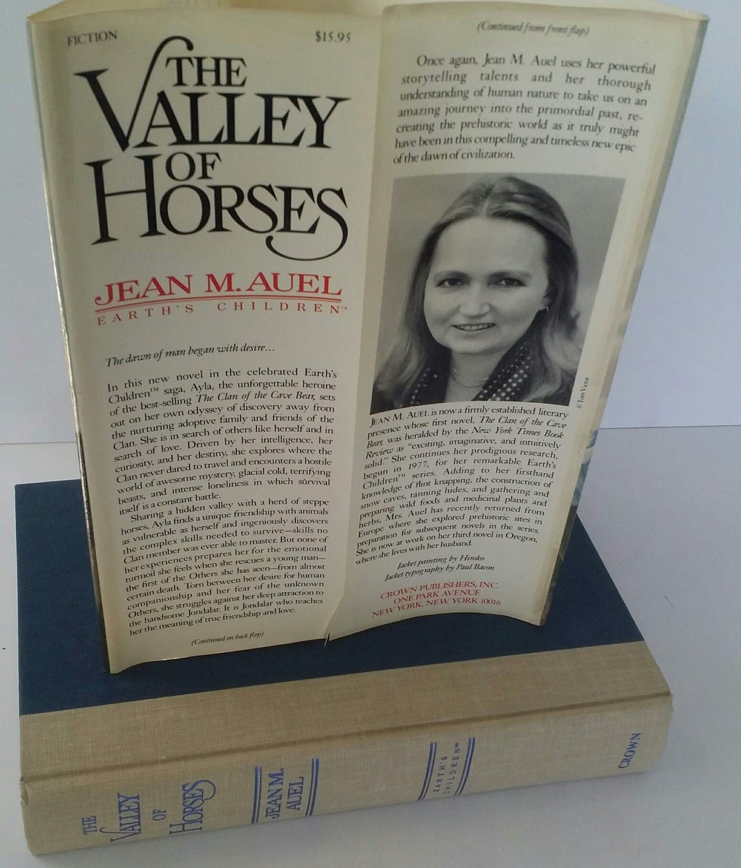The Valley of Horses (Earth's Children, 2)