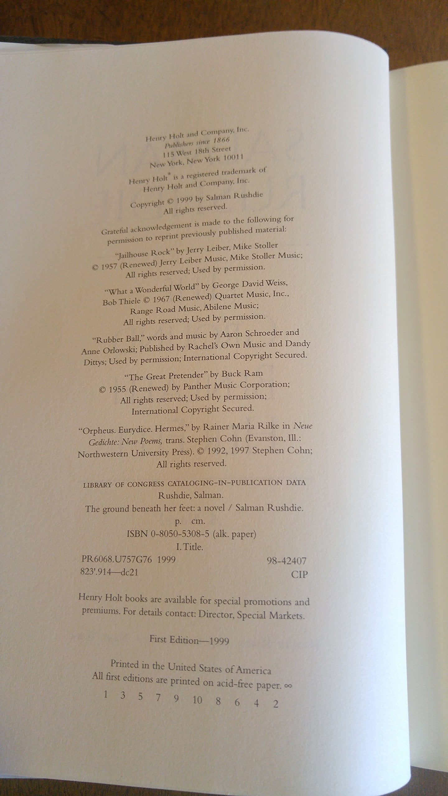 The Ground Beneath Her Feet: A Novel