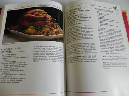 Treasury of Christmas (More than 750 Delicious Recipes for the Holidays)