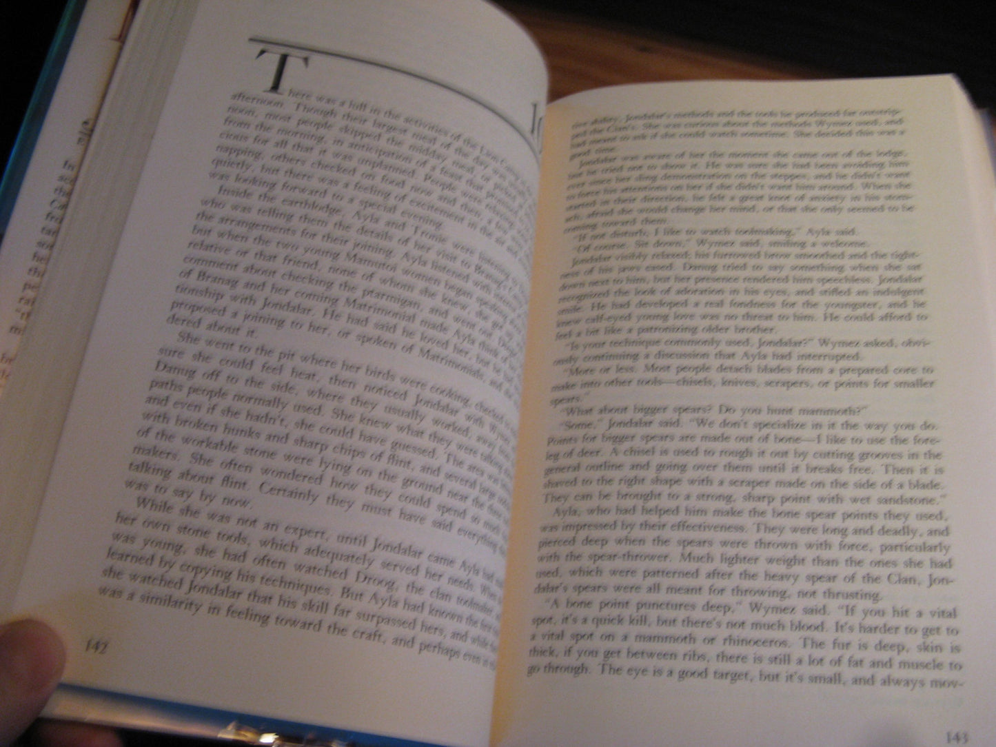 The Mammoth Hunters-Earth's Children