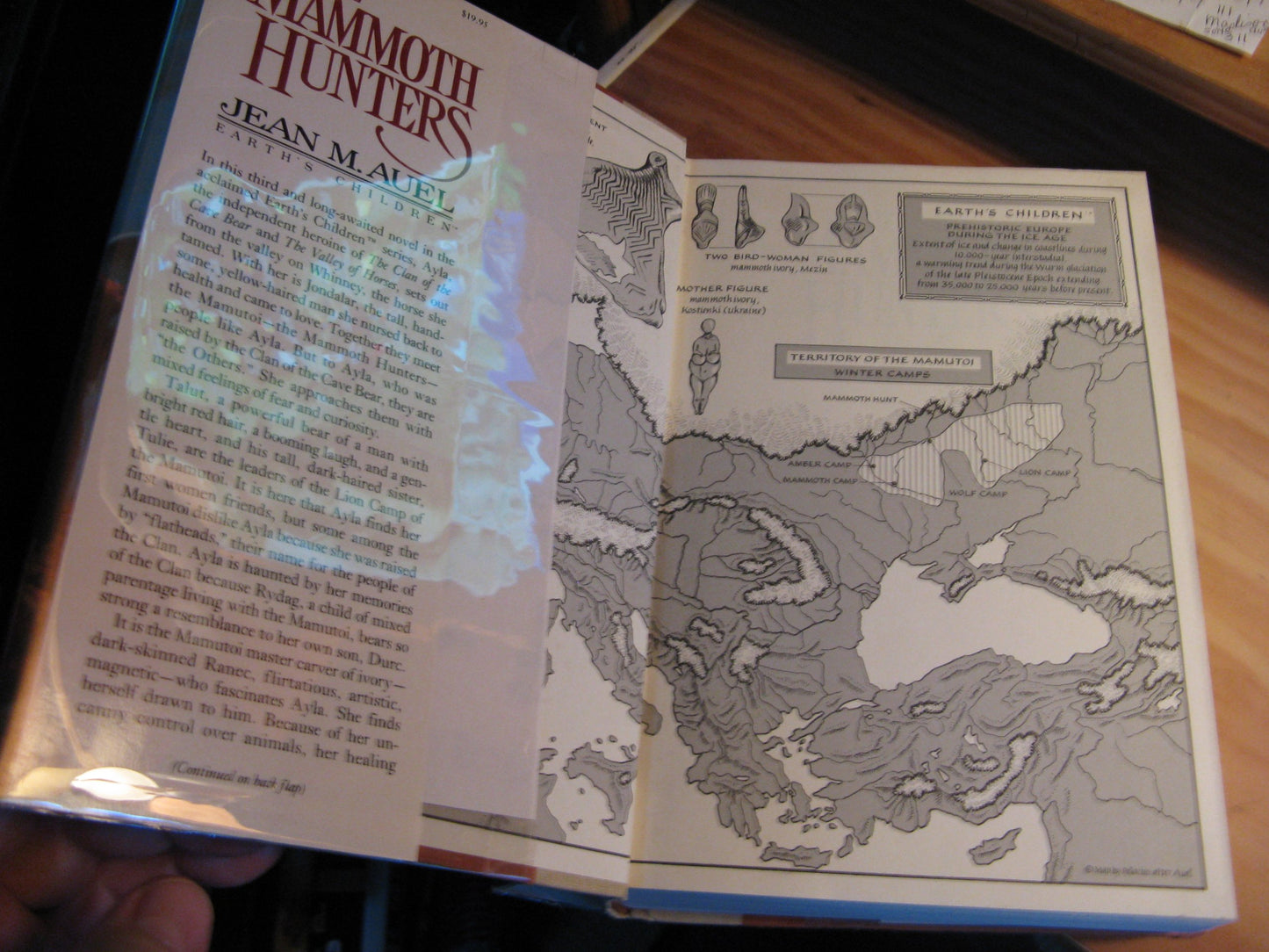 The Mammoth Hunters-Earth's Children