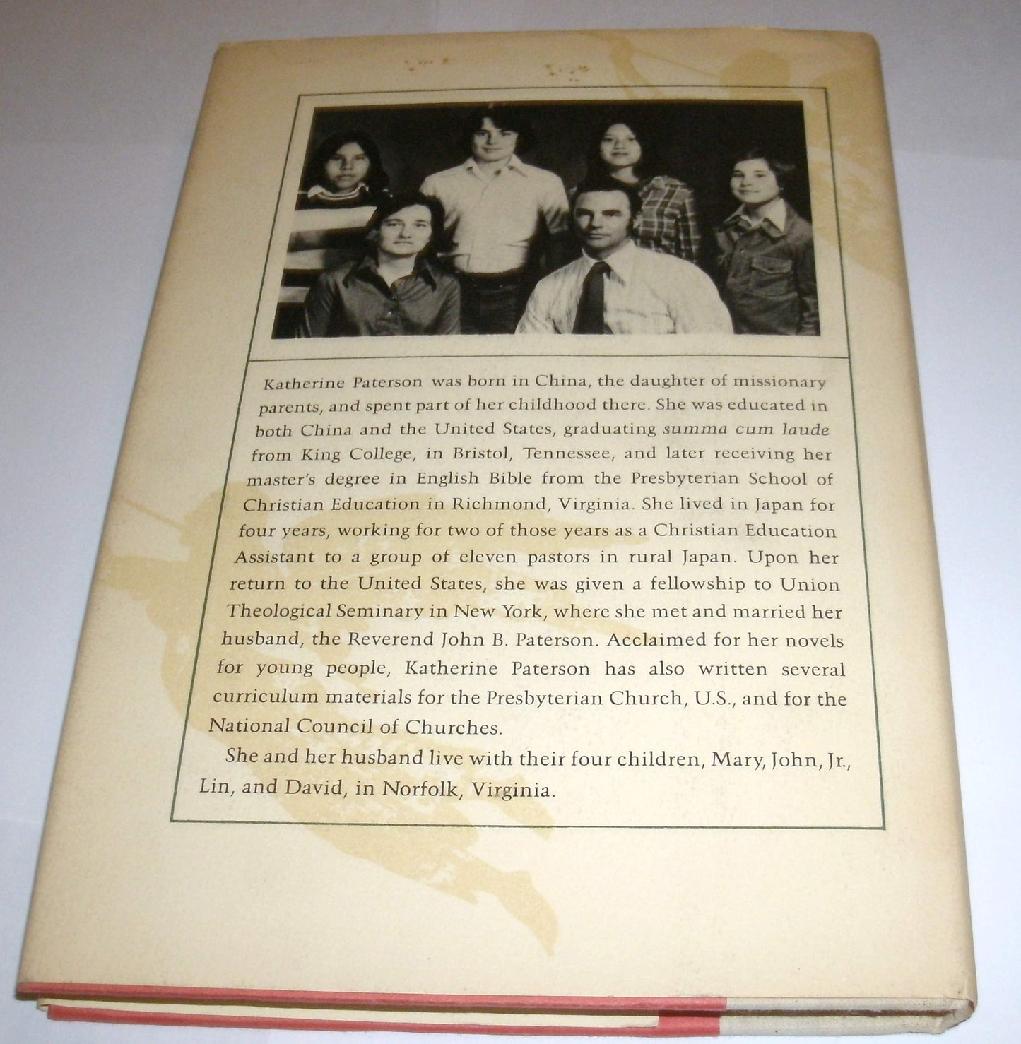 Angels & Other Strangers: Family Christmas Stories