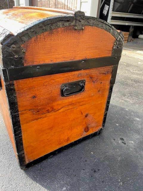 Vintage Wooden Moving Trunk Circa 1850.  Very good condition. Rare