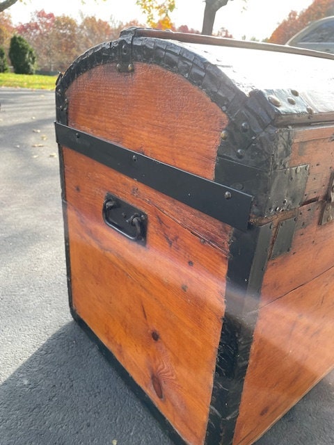 Vintage Wooden Moving Trunk Circa 1850.  Very good condition. Rare