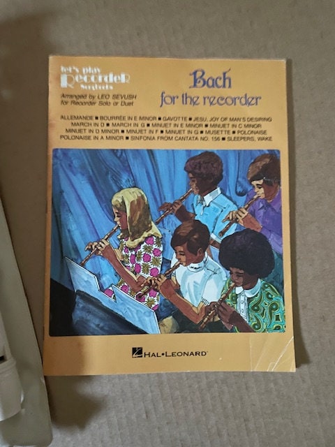 New Music Student Kit - Yamaha YRS-24B Recorder along with "It's Recorder Time" and "Bach for the Recorder"