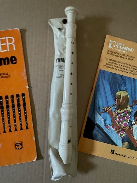 New Music Student Kit - Yamaha YRS-24B Recorder along with "It's Recorder Time" and "Bach for the Recorder"