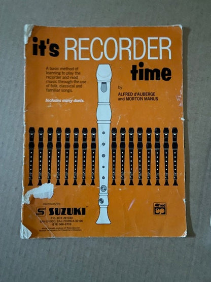 New Music Student Kit - Yamaha YRS-24B Recorder along with "It's Recorder Time" and "Bach for the Recorder"